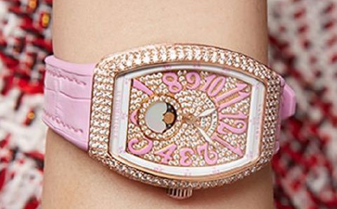 法穆蘭北京服務中心（法穆蘭手表表蒙刮花的專業(yè)技巧）