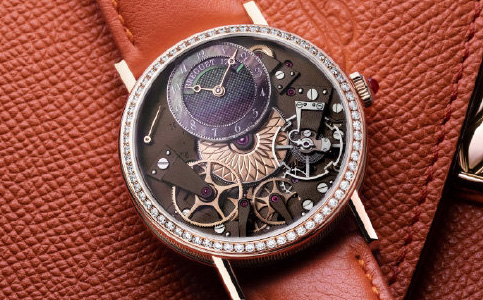 寶璣手表南京售后服務中心(呵護寶璣手表的表殼)