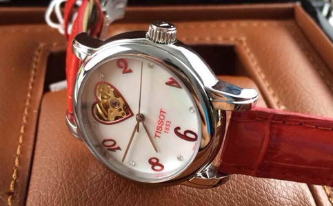 天梭青島維修店(天梭手表表鏈調(diào)節(jié)技巧。)