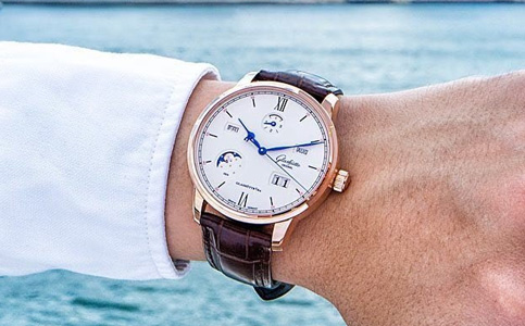 格拉蘇蒂售后維修服務(wù)中心地址(解決格拉蘇蒂手表表帶生銹)