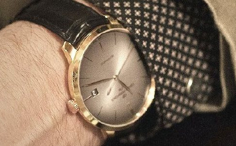 芝柏官網(wǎng)客服電話(芝柏手表如何進(jìn)行消磁)