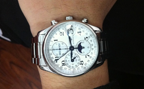 浪琴手表售后服務電話(浪琴手表久置不走的問題)